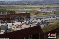 民调：大多数美国人认为，过去四年美国在关